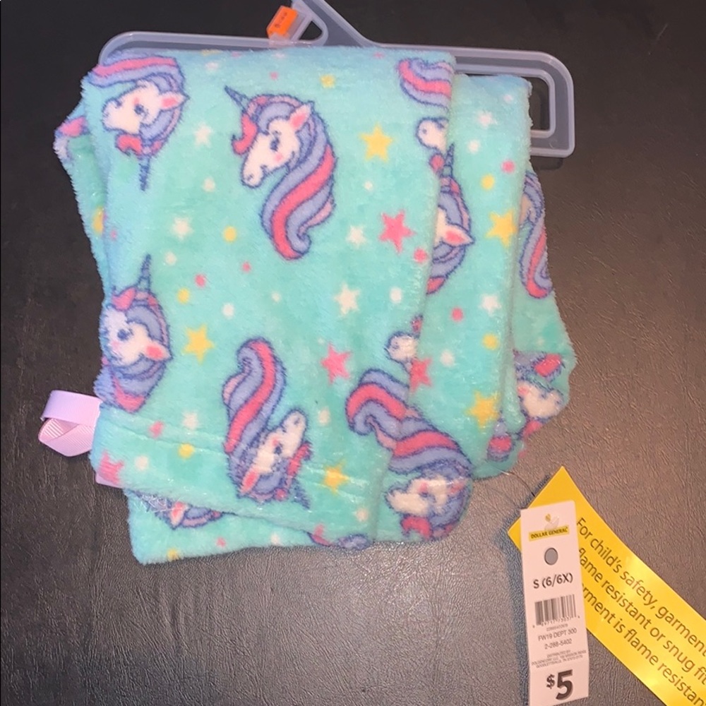 Girl’s size 6 Fuzzy PJ Pants